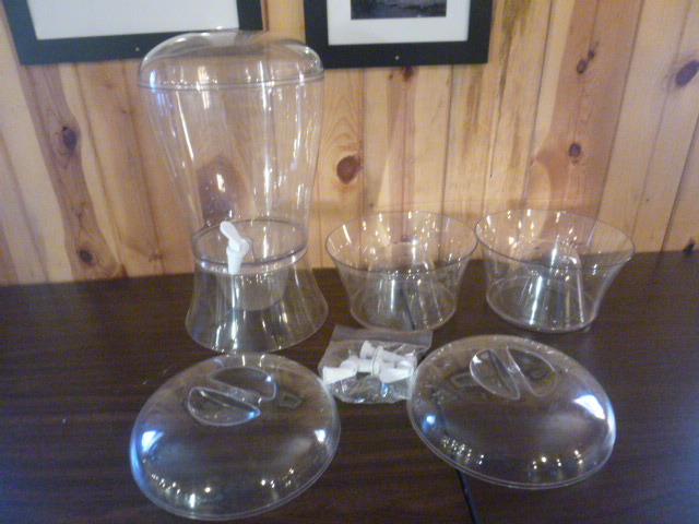 lot 89 image: 3 Gallon Plastic Beverage Dispenser