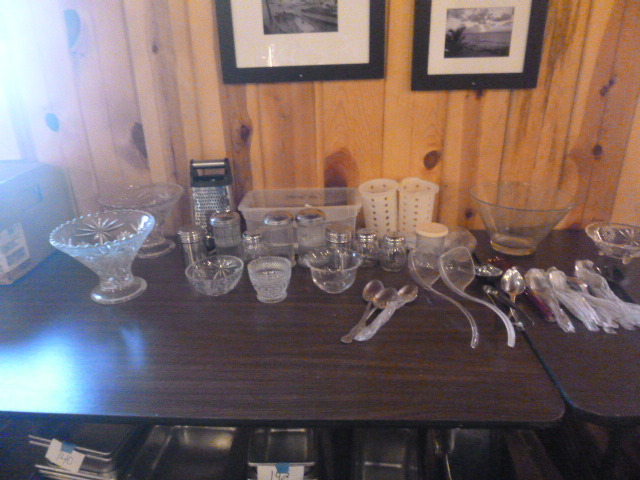 lot 90 image: Miscellaneous Banquet Items