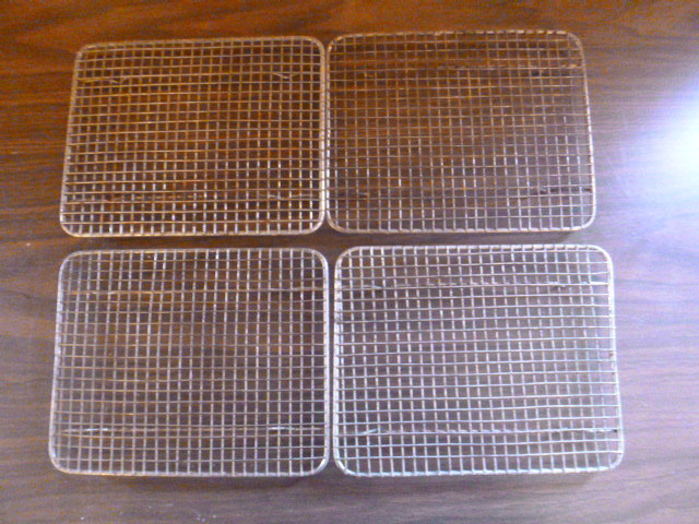 lot 99 image: 4 Wire Cooling Racks