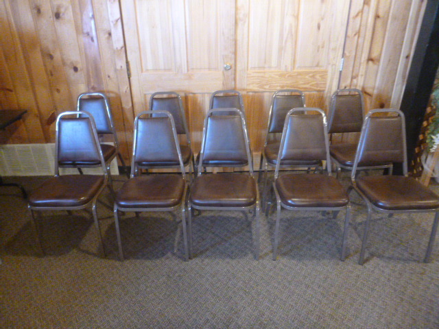 lot 157 image: 10 Vinyl Restaurant Chairs