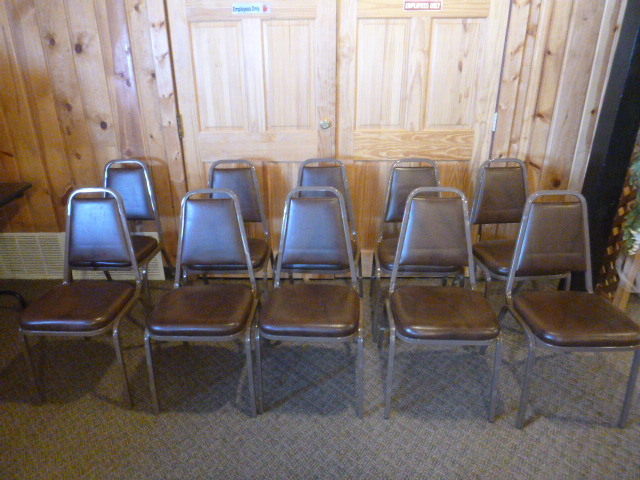 lot 158 image: 10 Vinyl Restaurant Chairs