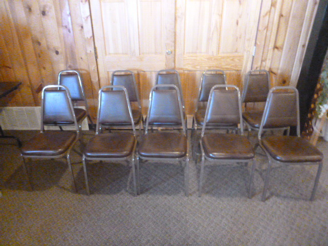 lot 162 image: 10 Vinyl Restaurant Chairs