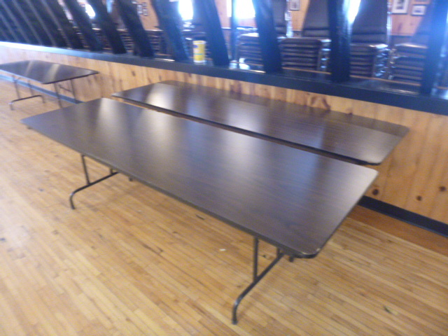 lot 172 image: 2 Folding Tables