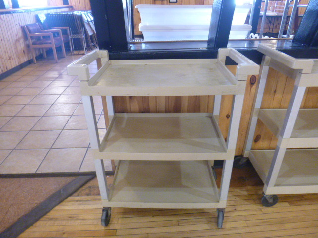 lot 177 image: Rubbermaid Cart