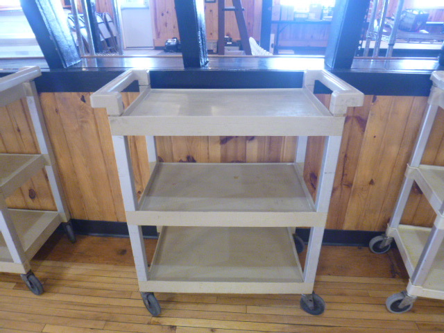 lot 179 image: Rubbermaid Cart