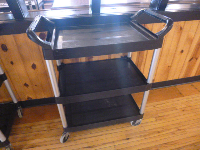 lot 184 image: Rubbermaid Cart