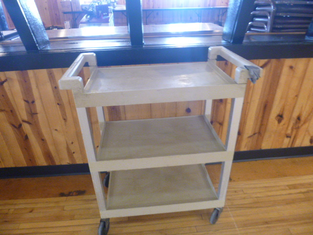lot 186 image: Rubbermaid Cart