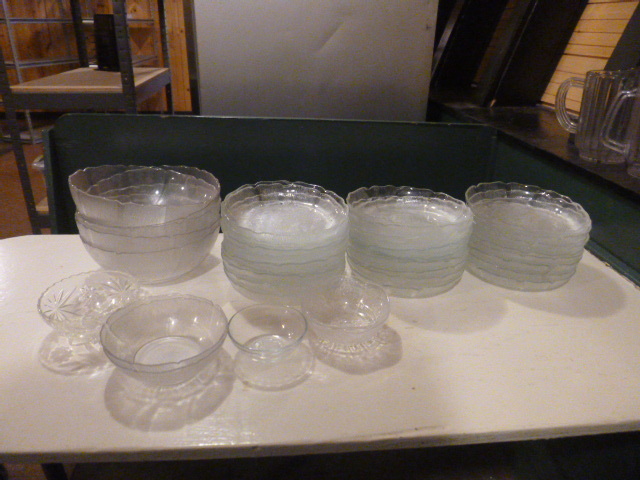 lot 205 image: Salad Bowls