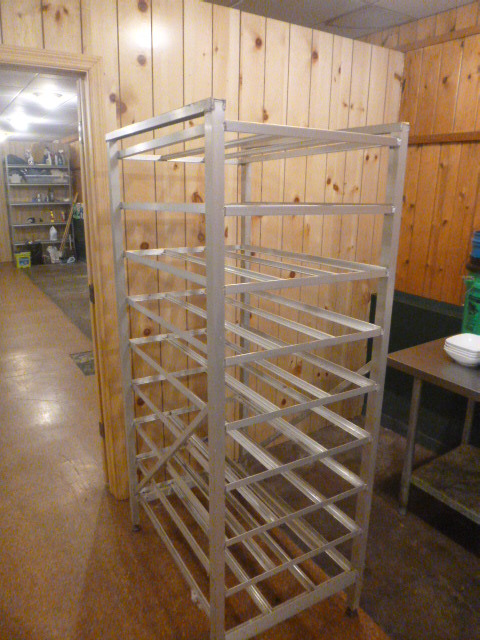 lot 207 image: Can Rack