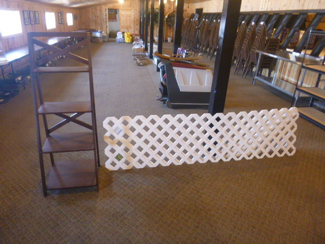 lot 220 image: Lattice and Shelf