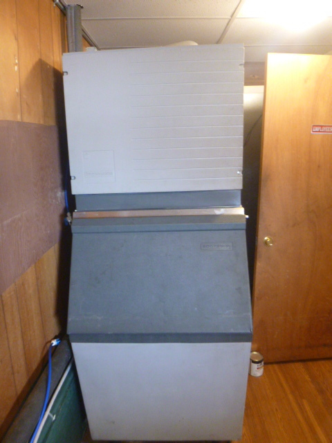 lot 228 image: Scottsman Ice Machine