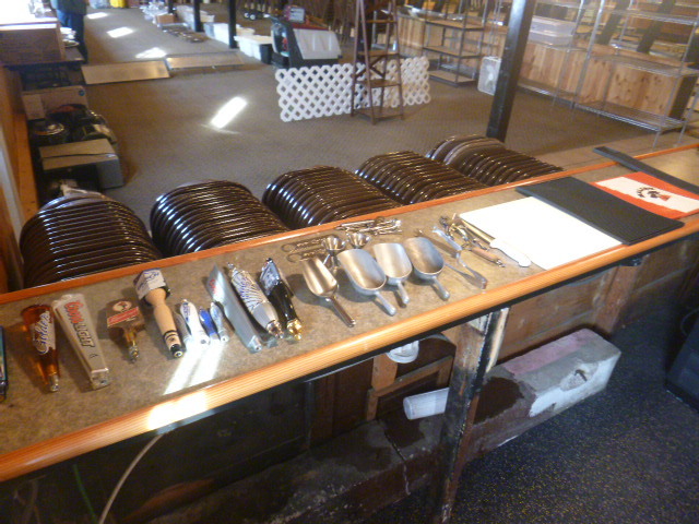 lot 242 image: Miscellaneous Bar Tools