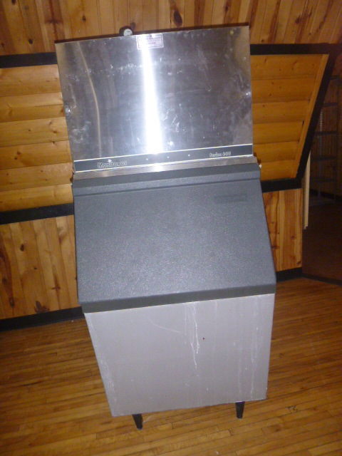 lot 263 image: Manitowoc Ice Machine