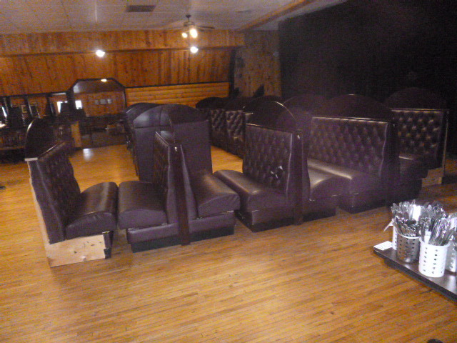 lot 264 image: Restaurant Booths