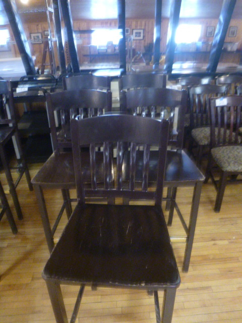 lot 271 image: 5 Wooden Bar Stools