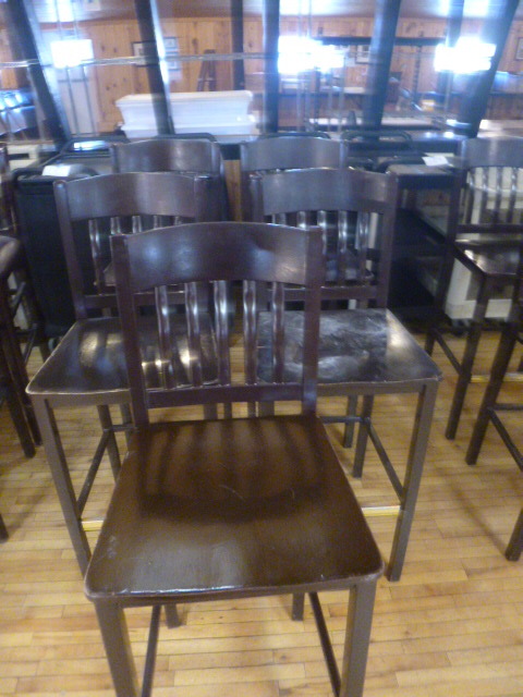 lot 272 image: 5 Wooden Bar Stools
