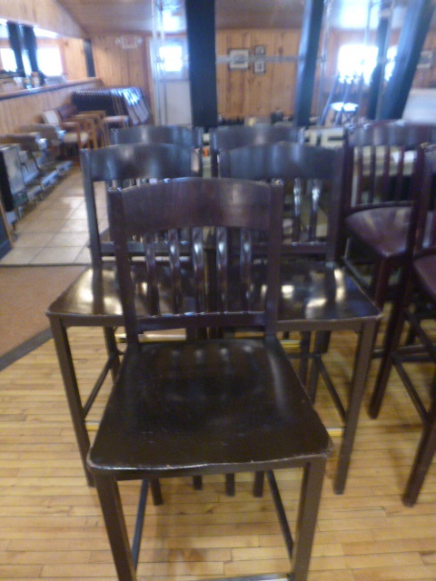 lot 274 image: 5 Wooden Bar Stools