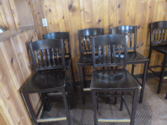 lot 275 image: 5 Wooden Bar Stools