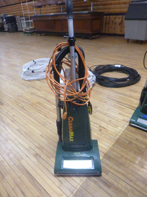 lot 280 image: Clean Max Commercial Vacuum Cleaners