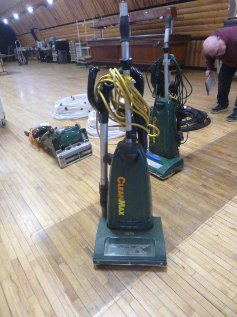 lot 282 image: Clean Max Commercial Vacuum Cleaners