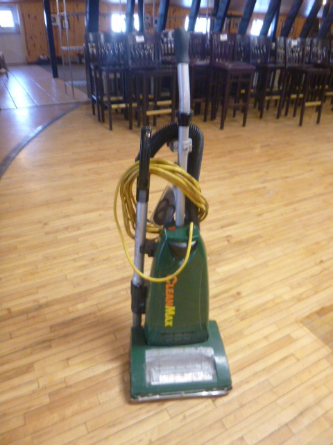 lot 283 image: Clean Max Commercial Vacuum Cleaners