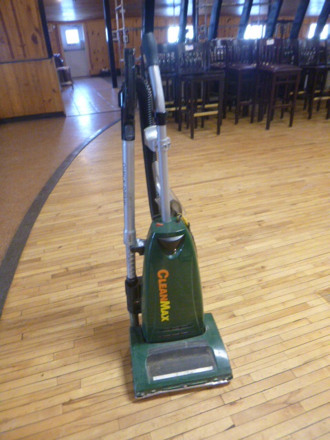 lot 284 image: Clean Max Commercial Vacuum Cleaners