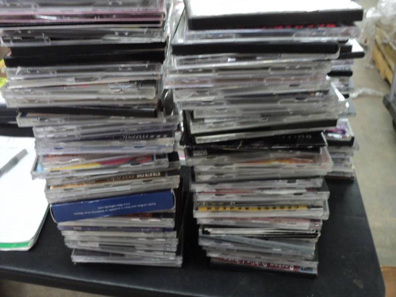 Lot of 190 CDs large variety...