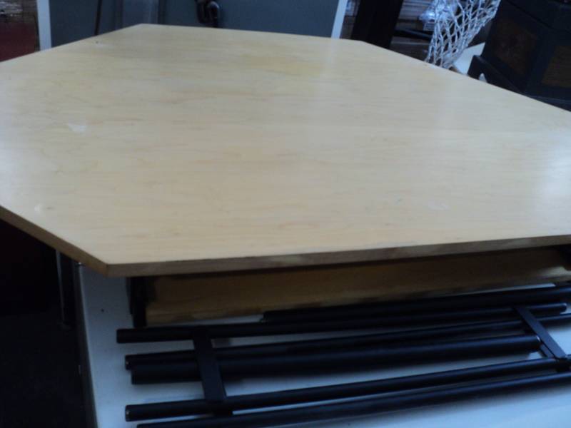 Desk needs assembly...