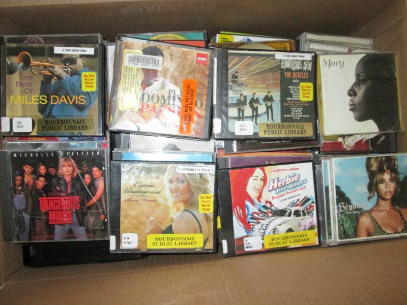 Lot of 200 CDs and audio books...