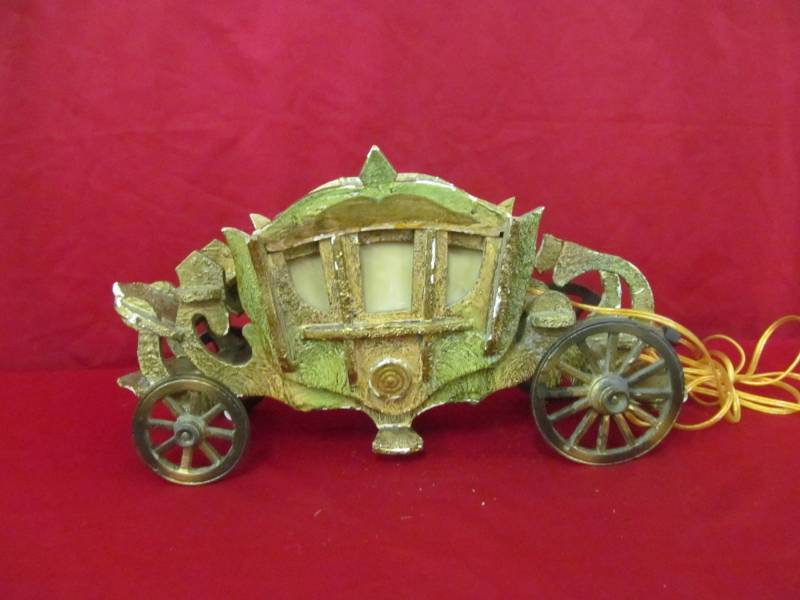 lot 16 image: vintage nightlight
