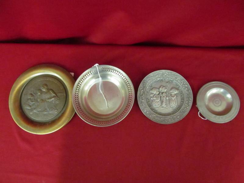 lot 41 image: collectible plates