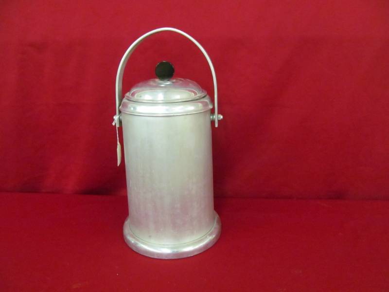 lot 48 image: Aluminum ice bucket