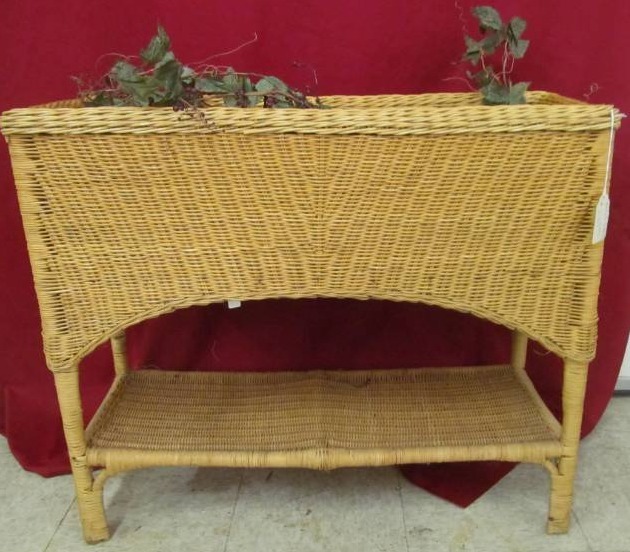 lot 68 image: wicker planter