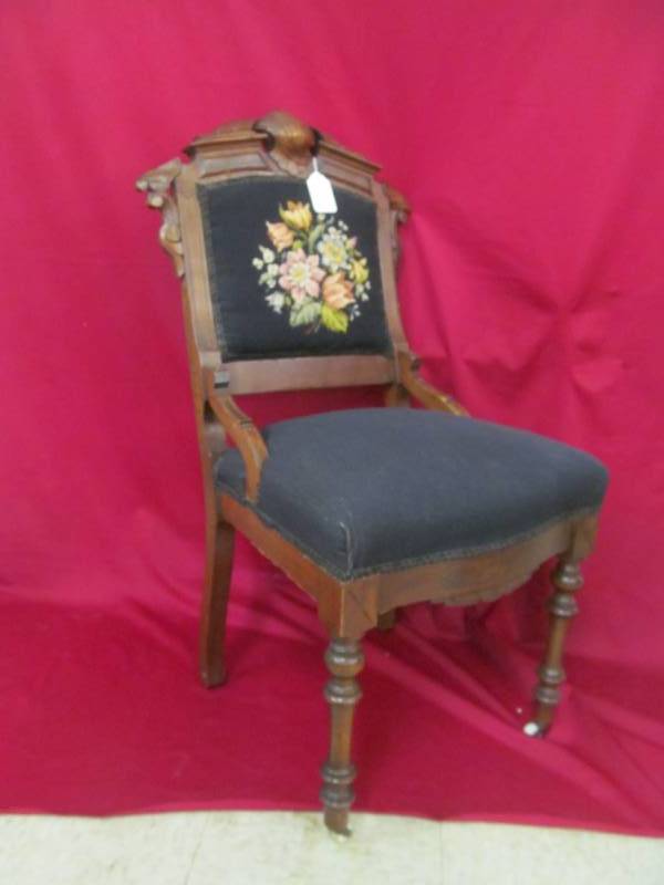 lot 77 image: vintage parlor chair