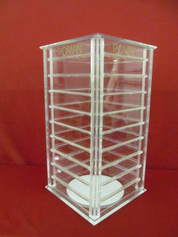 lot 81 image: display case