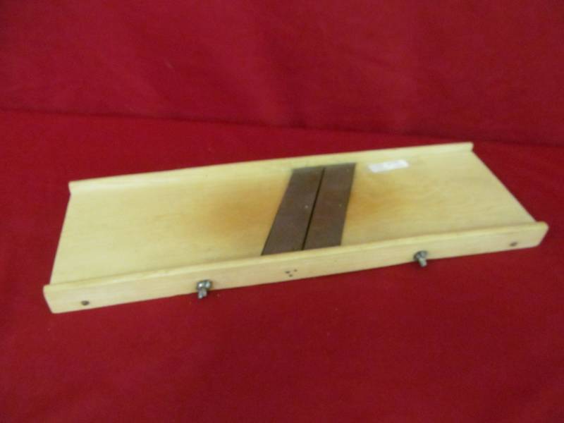 lot 101 image: cabbage cutter