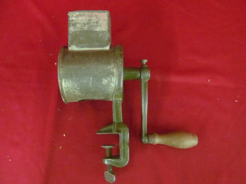 lot 139 image: Climax food grinder