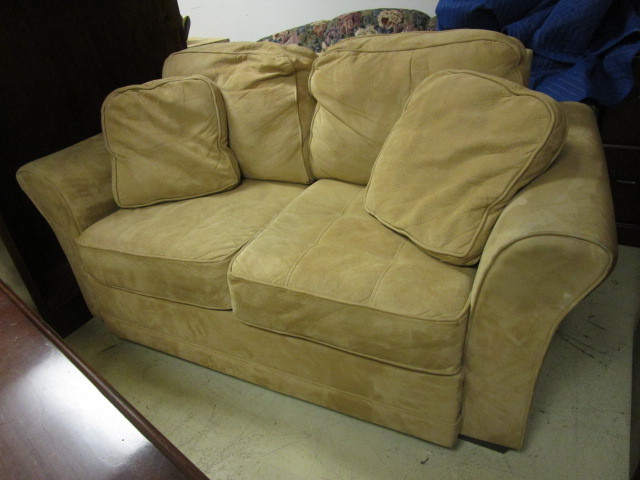 LOVESEAT