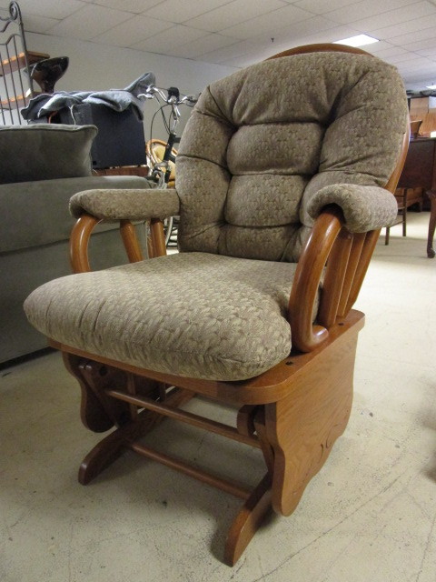 GLIDER ROCKING CHAIR