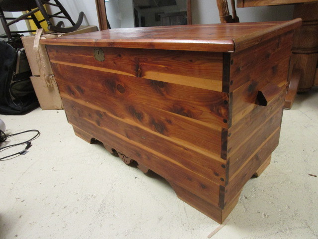 CEDAR CHEST