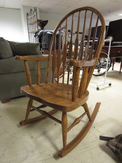 SOLID OAK ROCKING CHAIR