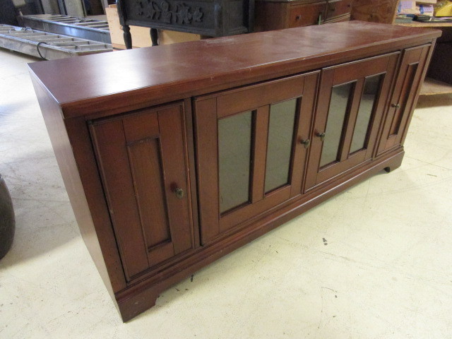 ENTERTAINMENT CONSOLE