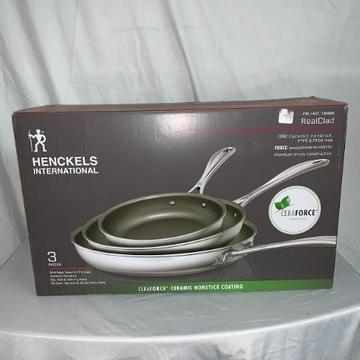 lot 15 image: HENCKELS INTERNATIONAL 3 PIECE SET REALCLAD FRY PAN 8, 10, 12 INCH