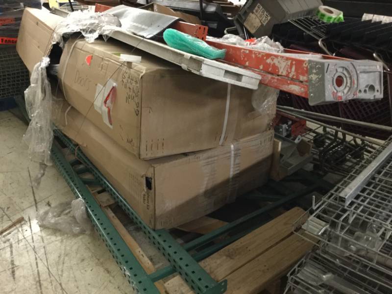 lot 9 image: Pallet of MISC. 4- NEW 36x96 Insulated Double Acting Doors