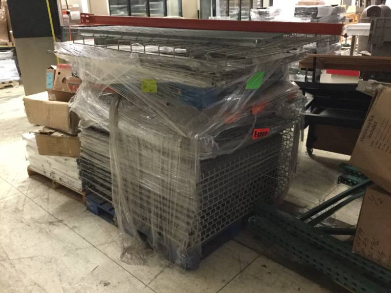 lot 10 image: 48 Wire Pallet Racking Decks