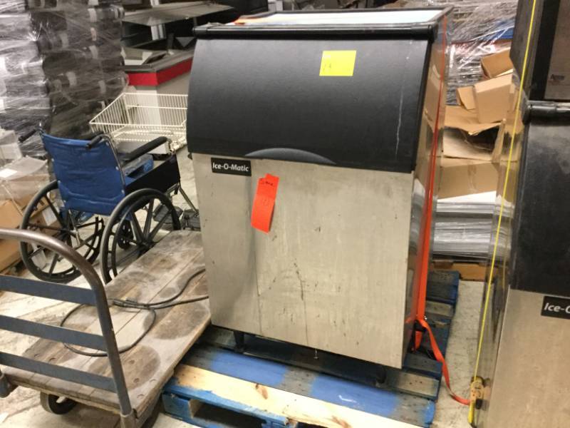 lot 13 image: Ice-O-Matic approx. 550lb Storage Bin