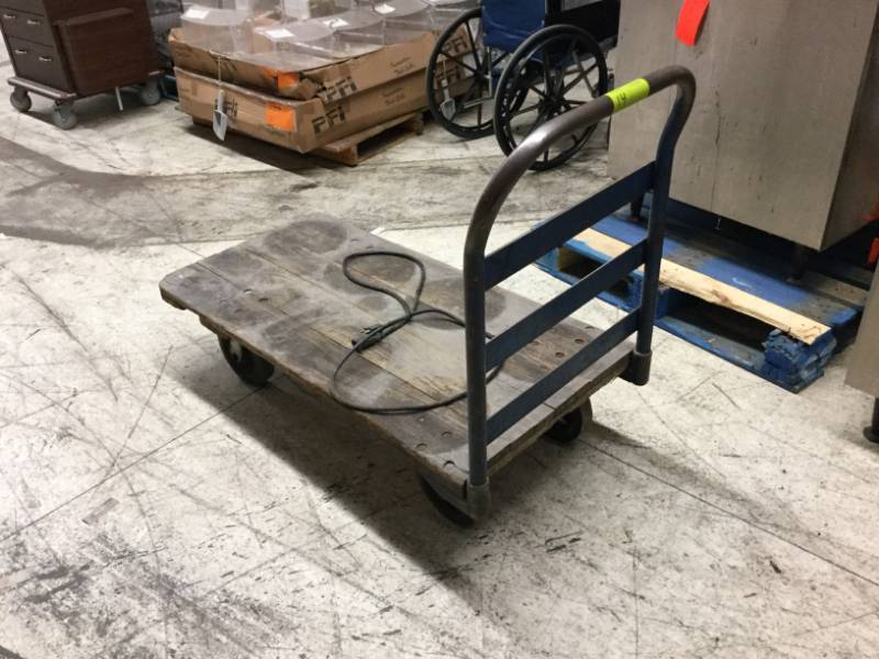 lot 14 image: Warehouse Cart