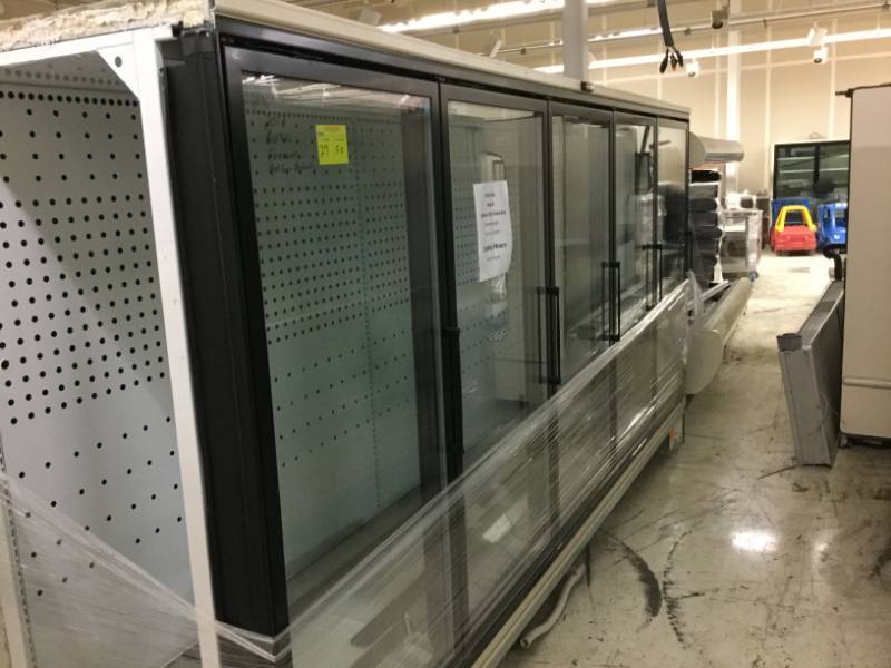 lot 29 image: Glass Door Freezer