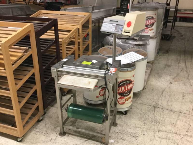 lot 35 image: Wrapping Station