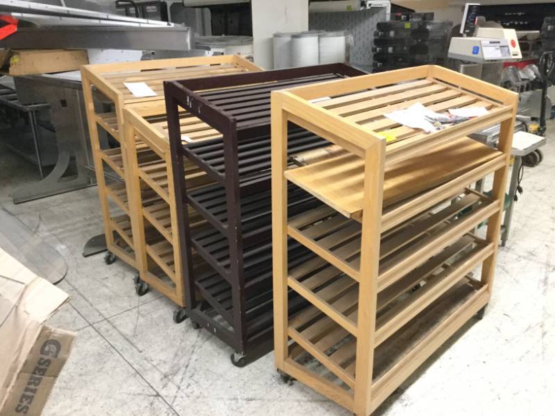 lot 51 image: Bakery Displays